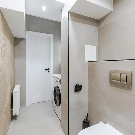 New Spacious Design 7 Min Walk To Old Town Appartement