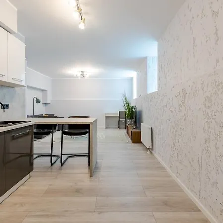 New Spacious Design 7 Min Walk To Old Town